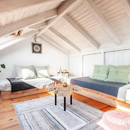 Oliveira Surf House Ericeira * Santo Isidoro