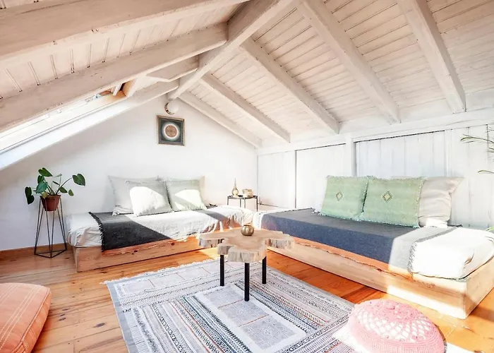 Oliveira Surf House Ericeira * Santo Isidoro