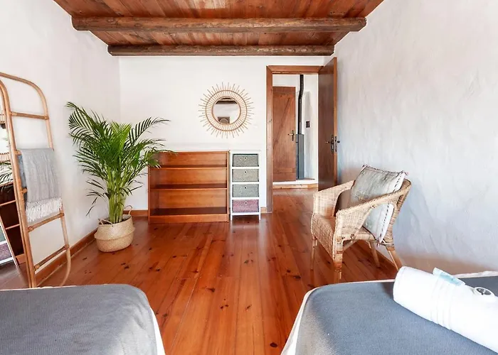 Oliveira Surf House Ericeira Santo Isidoro