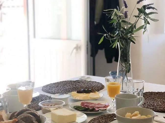 Oliveira Surf House Ericeira * Santo Isidoro